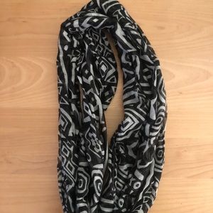 Black and white infinity scarf